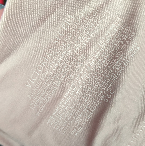 Victoria's Secret 36C Lacy Red Bra - Picture 5 of 5